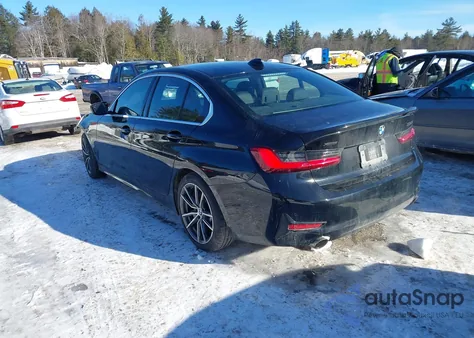 2021 BMW 330I xDrive z USA, uszkodzony, nr VIN 3MW5R7J04M8B88548